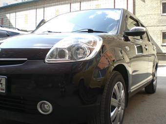 2005 Mazda Verisa Pictures