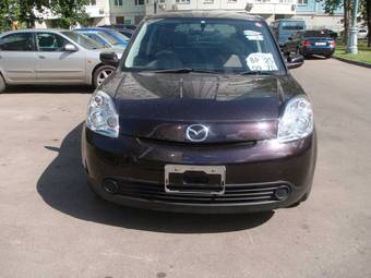 2005 Mazda Verisa Photos