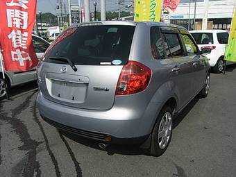 2005 Mazda Verisa Photos