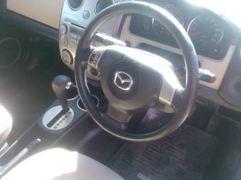 2005 Mazda Verisa Pictures