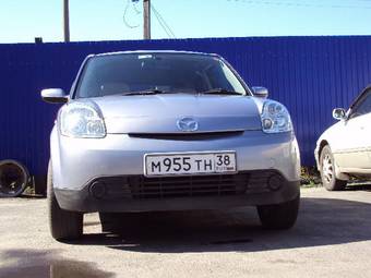 2005 Mazda Verisa Photos