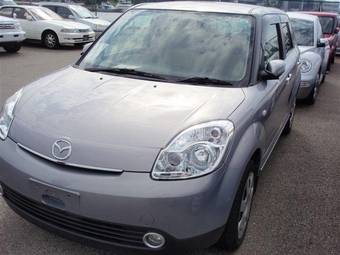 2006 Mazda Verisa Photos