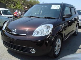 2006 Mazda Verisa Photos