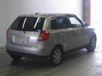 2006 Mazda Verisa Images