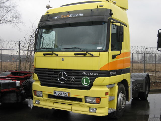 2000 Mercedes-Benz 1840
