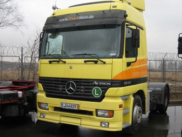 2000 Mercedes-Benz 1840