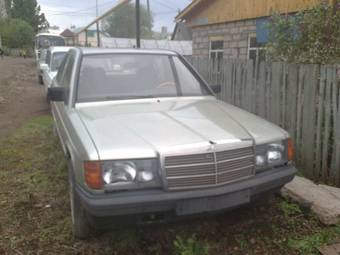 1983 Mercedes-Benz 190 Photos