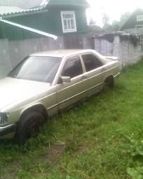 1983 Mercedes-Benz 190 Photos