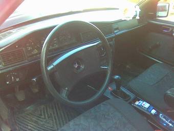 1983 Mercedes-Benz 190 Pics