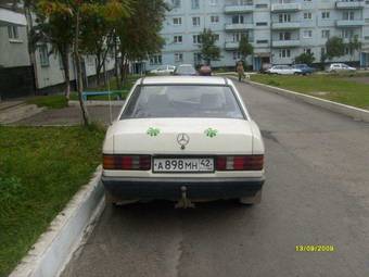1983 Mercedes-Benz 190 Pictures