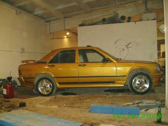 1984 Mercedes-Benz 190 Pics
