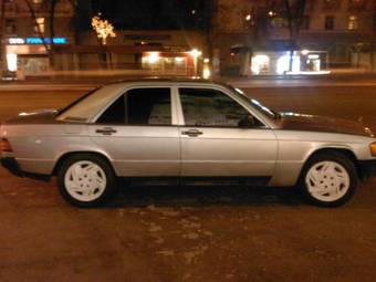 1984 Mercedes-Benz 190 Pictures