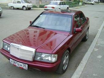 1984 Mercedes-Benz 190 Photos