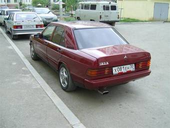 1984 Mercedes-Benz 190 Pictures