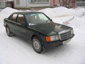 1985 Mercedes-Benz 190 Pictures