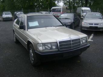 1985 Mercedes-Benz 190 Pictures