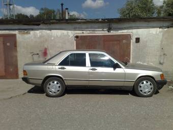 1985 Mercedes-Benz 190 Photos