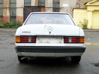 1986 Mercedes-Benz 190 Pictures