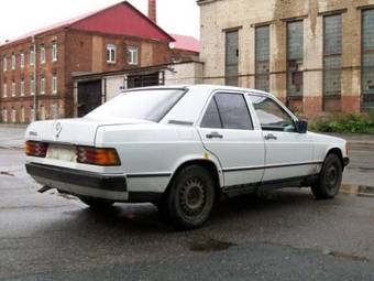 1986 Mercedes-Benz 190 Photos
