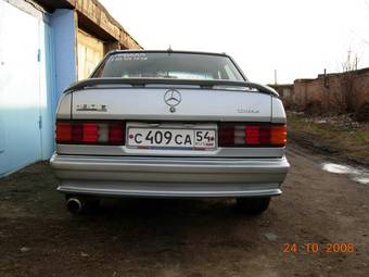 1988 Mercedes-Benz 190 Pictures