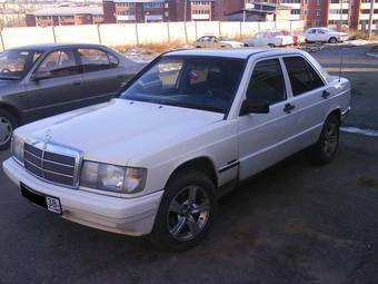 1988 Mercedes-Benz 190 Pictures