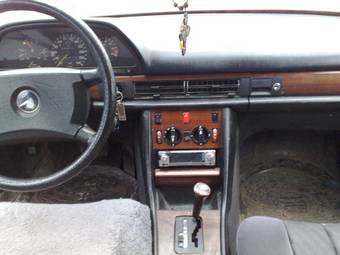 1989 Mercedes-Benz 190 Photos