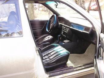 1989 Mercedes-Benz 190 Photos
