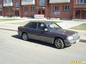 1990 Mercedes-Benz 190 Photos