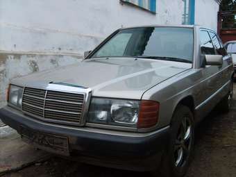 1992 Mercedes-Benz 190 Pictures