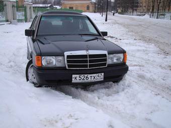 1992 Mercedes-Benz 190 Pictures