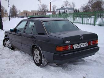 1992 Mercedes-Benz 190 Pictures