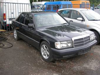 1992 Mercedes-Benz 190 Pictures