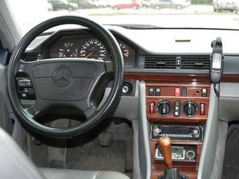 1993 Mercedes-Benz 190 Photos