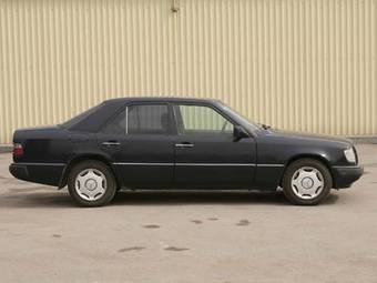 1993 Mercedes-Benz 190 Pictures