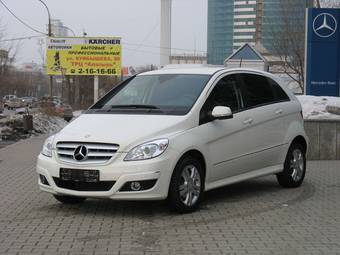 2010 Mercedes-Benz B-Class Pictures