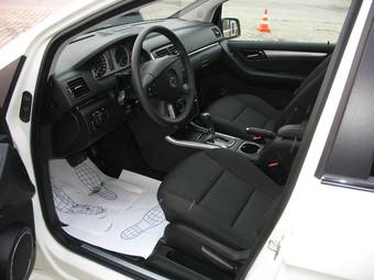 2010 Mercedes-Benz B-Class Wallpapers