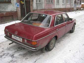 1978 Mercedes-Benz C-Class Pictures