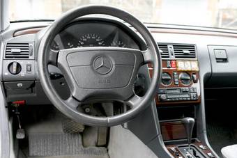 1994 Mercedes-Benz C-Class Pictures