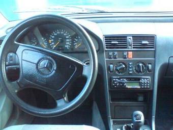 1995 Mercedes-Benz C-Class Photos