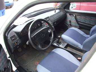 1995 Mercedes-Benz C-Class Pictures