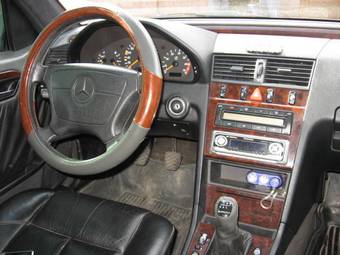 1996 Mercedes-Benz C-Class Pictures