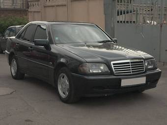 1997 Mercedes-Benz C-Class Pictures