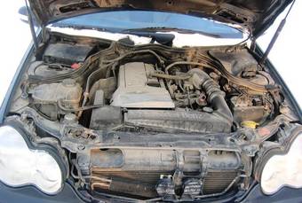 2000 Mercedes-Benz C-Class Pics