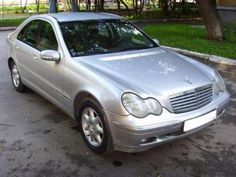 2000 Mercedes-Benz C-Class Pictures