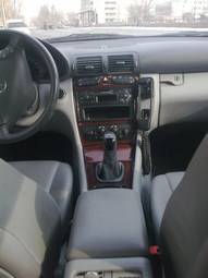 2000 Mercedes-Benz C-Class Pictures
