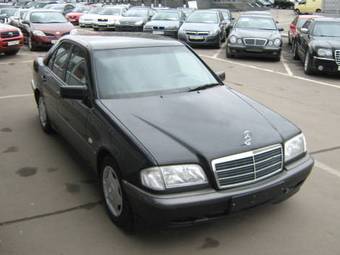 2000 Mercedes-Benz C-Class Pictures
