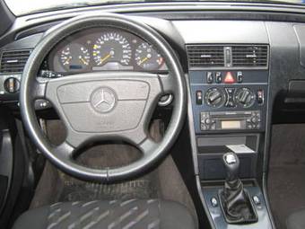 2000 Mercedes-Benz C-Class Pictures