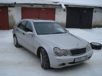 2000 Mercedes-Benz C-Class Pictures