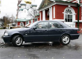 2000 Mercedes-Benz C-Class Photos
