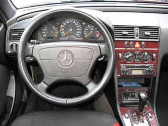 2000 Mercedes-Benz C-Class Pics